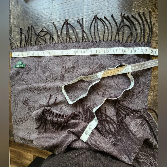 Lauren Ralph Lauren Gray's Logo in design Scarf - Picture 3 of 3
